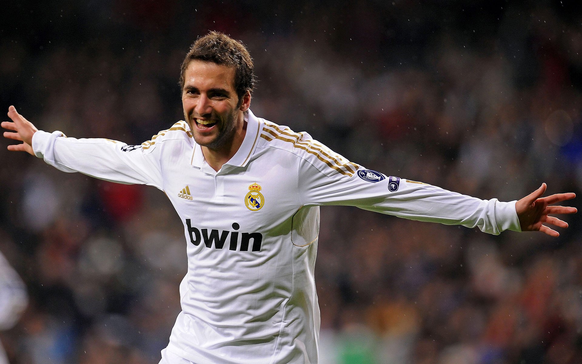 世界杯比赛用球数据：平均每3.7分钟离场一次被更换